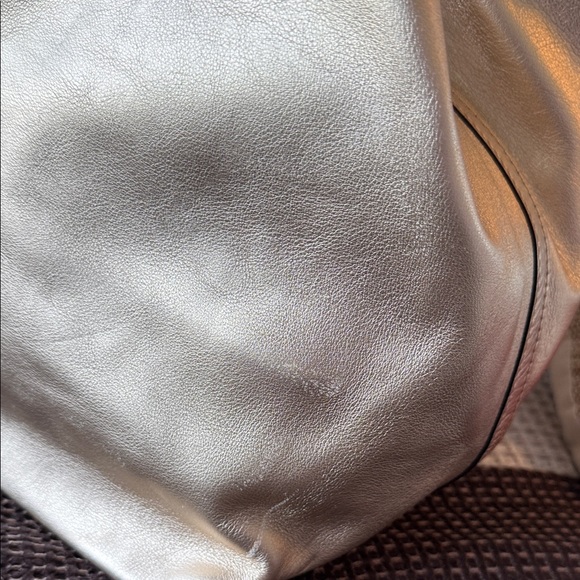 Carolina Herrera Elegant Gold Tote - Picture 7 of 7